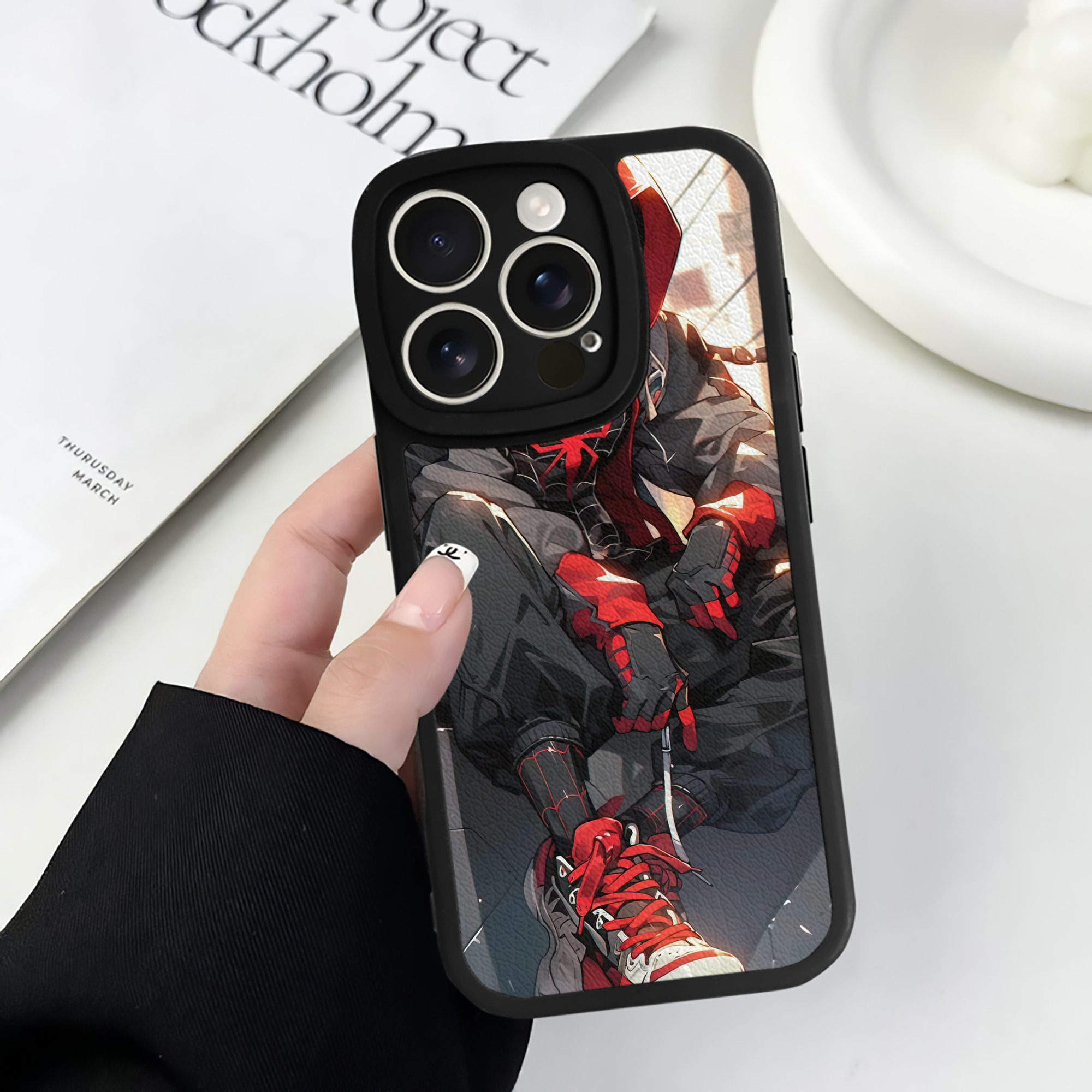 Spider Man スパイダーマン 【iPhone 16シリーズ対応】シリコンスマホケース（レザー調） 材質：シリコン